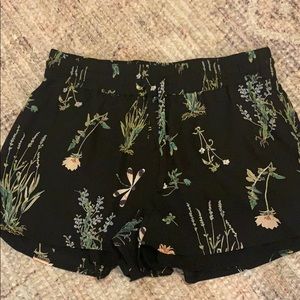 Aritzia Pattern Flowly Shorts